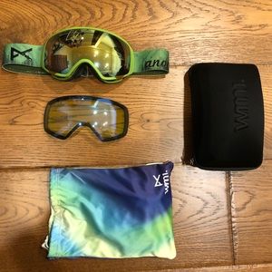 Anon WM1 snow goggles